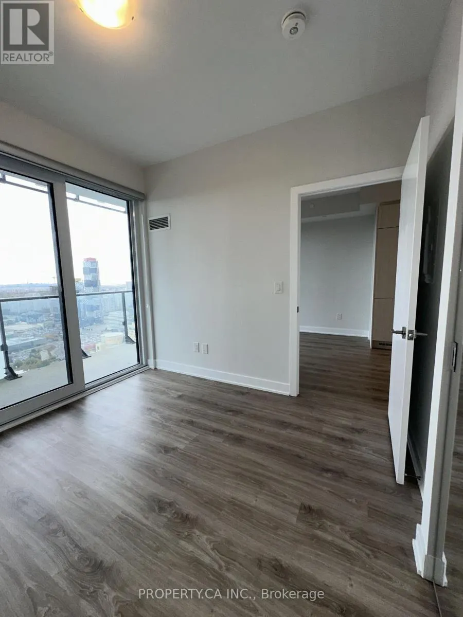 4002 - 430 SQUARE ONE DRIVE