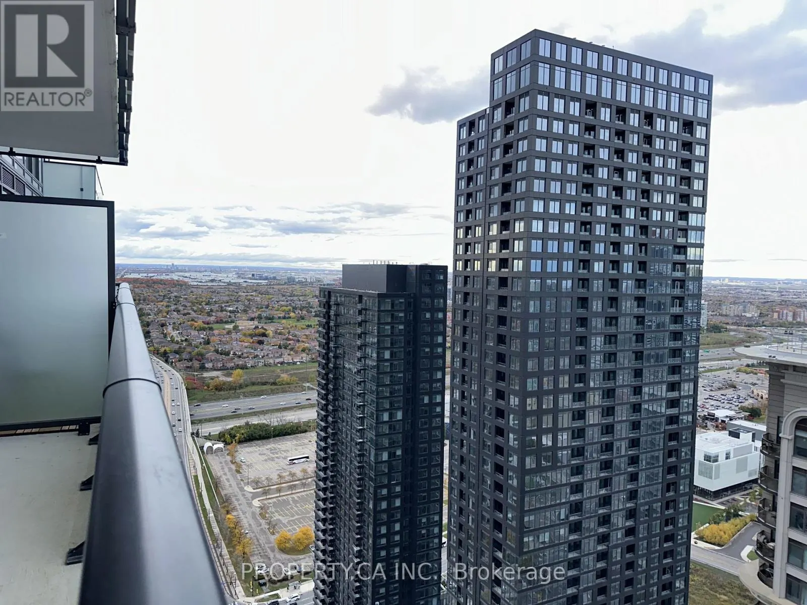 4002 - 430 SQUARE ONE DRIVE