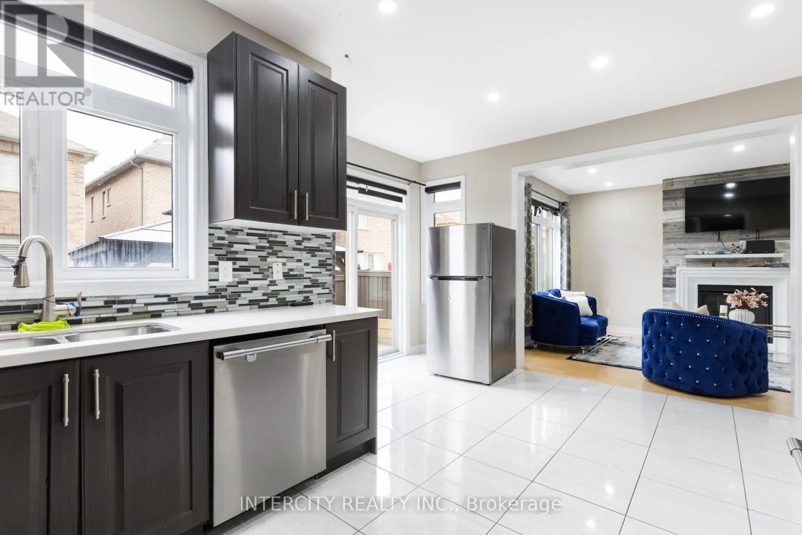 20 RUSSELL CREEK DRIVE