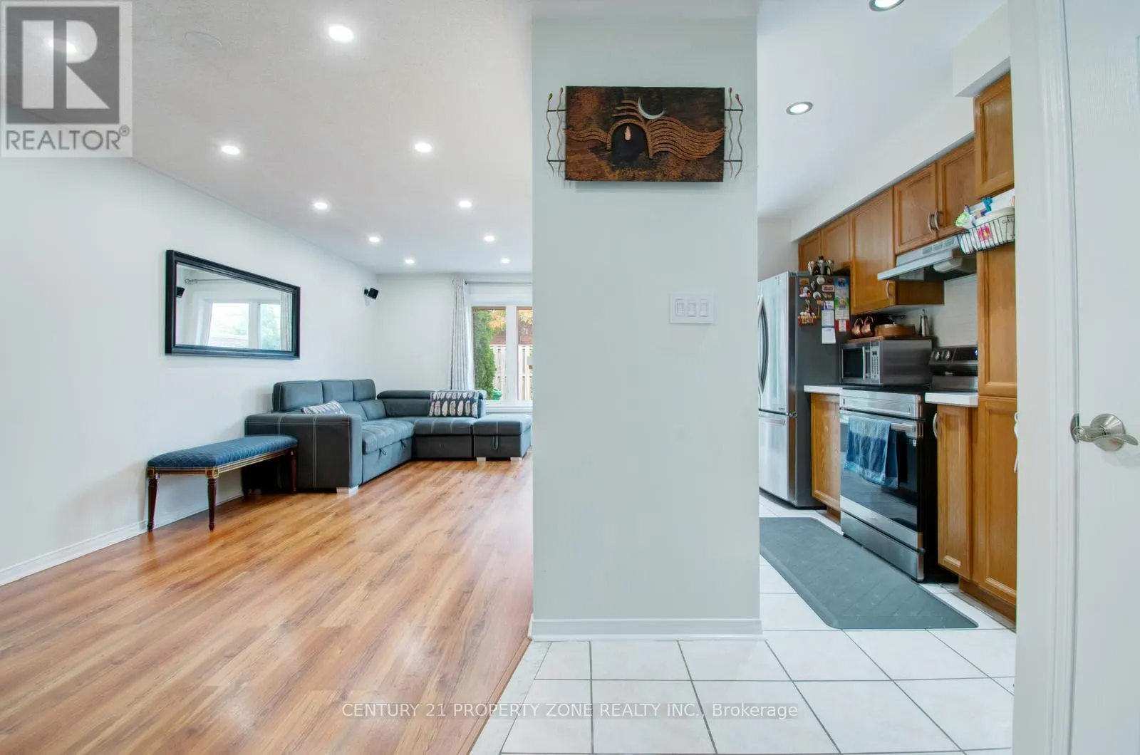 51 - 1575 SOUTH PARADE COURT