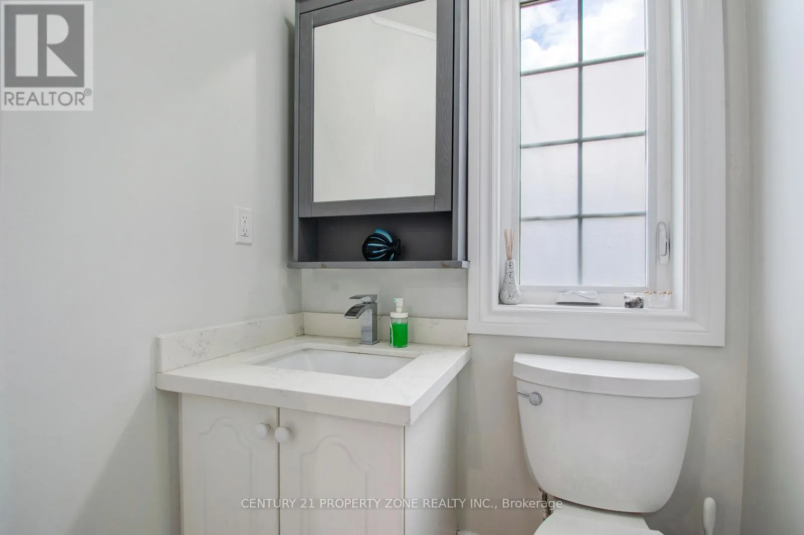 51 - 1575 SOUTH PARADE COURT