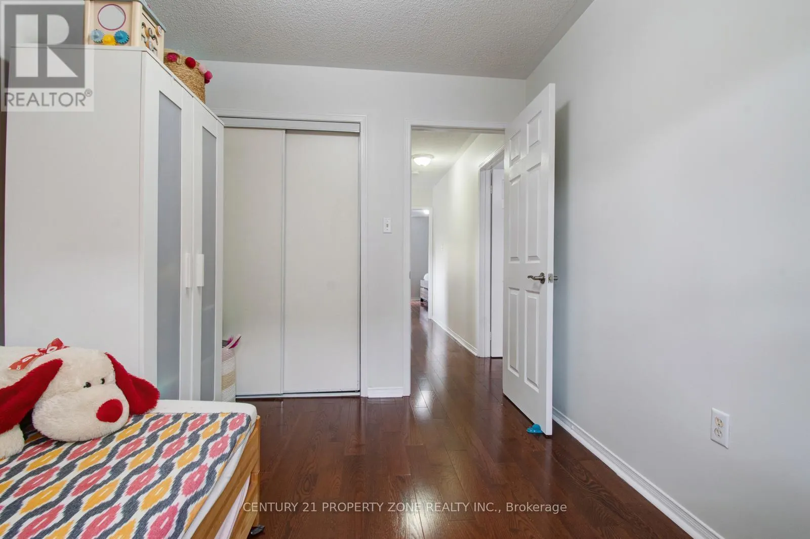 51 - 1575 SOUTH PARADE COURT