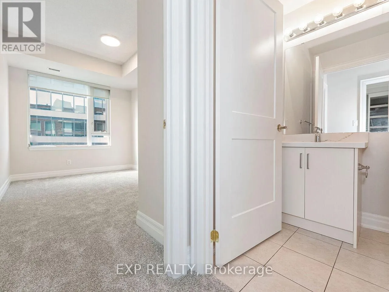 406 - 65 PORT STREET E