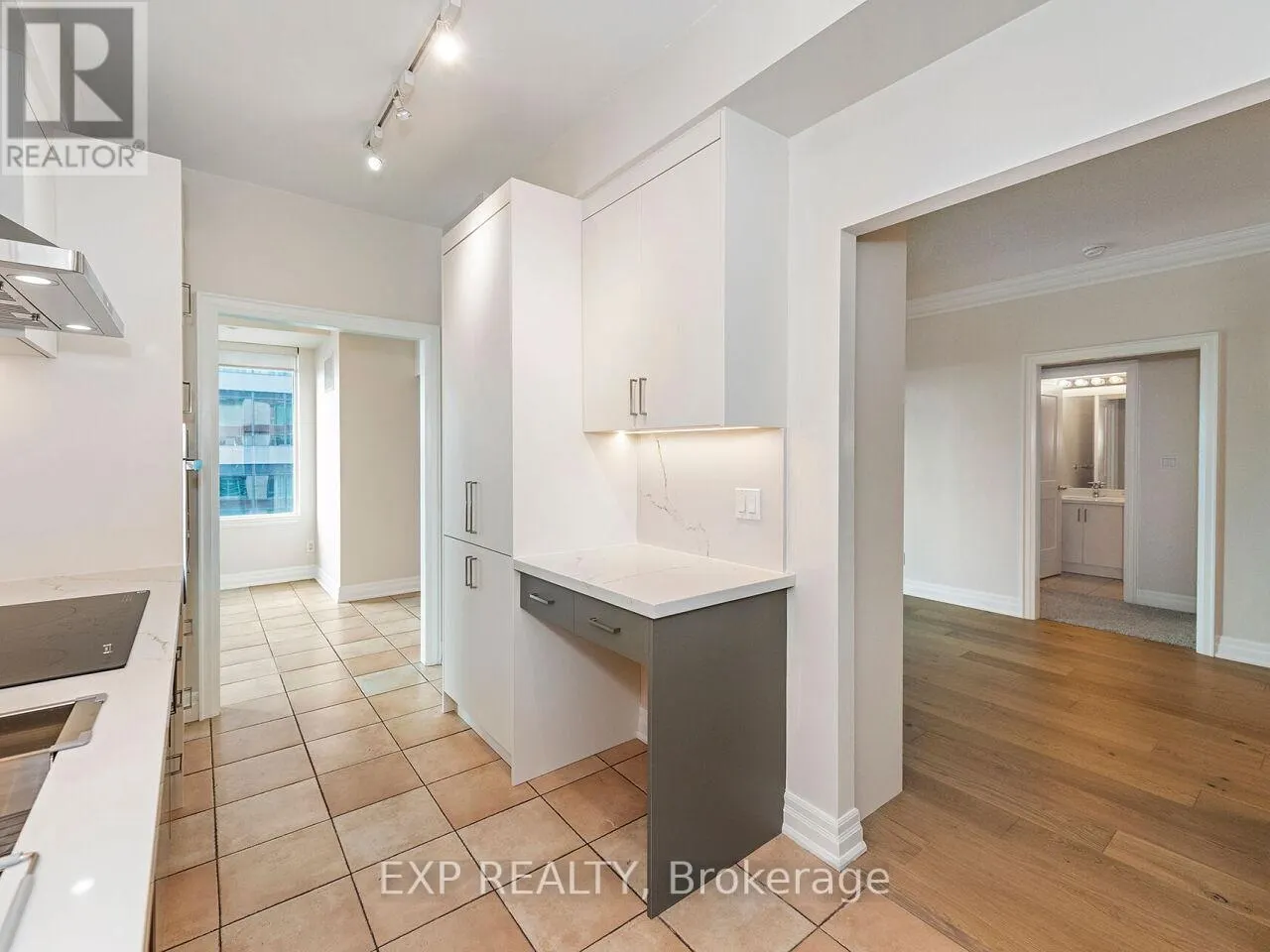 406 - 65 PORT STREET E