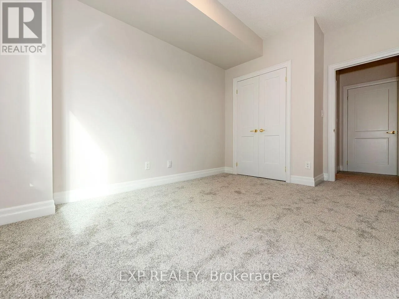 406 - 65 PORT STREET E