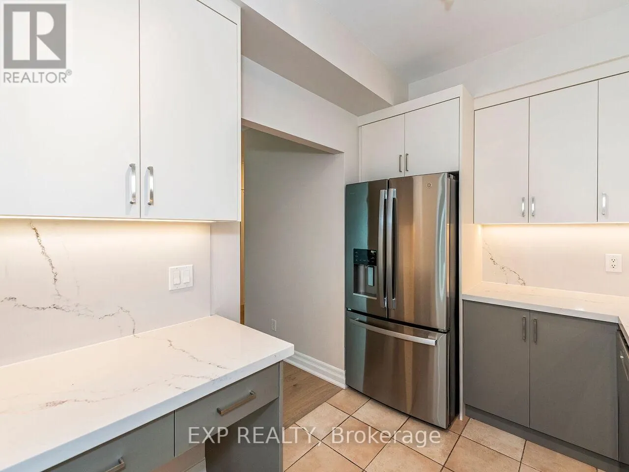 406 - 65 PORT STREET E