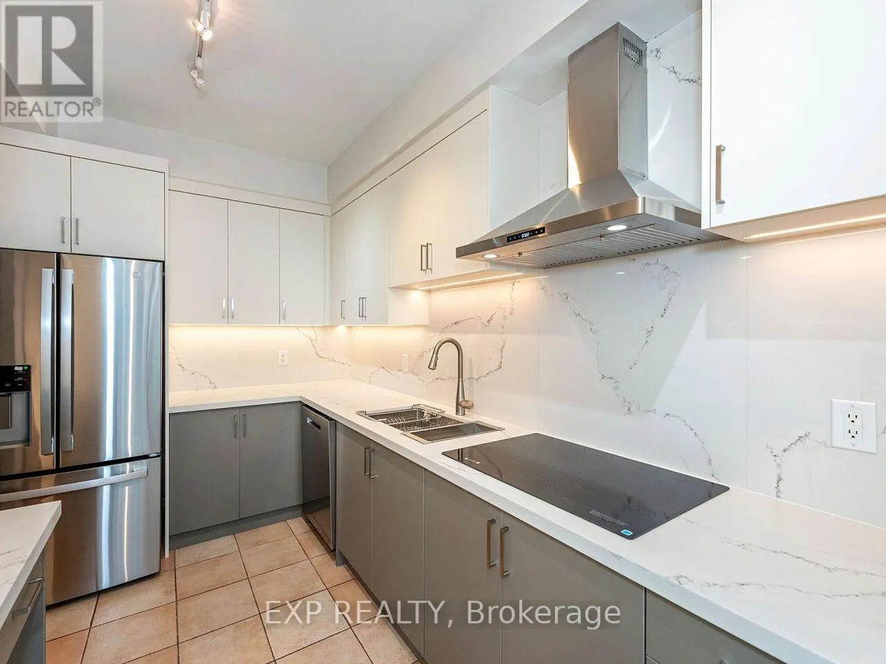 406 - 65 PORT STREET E