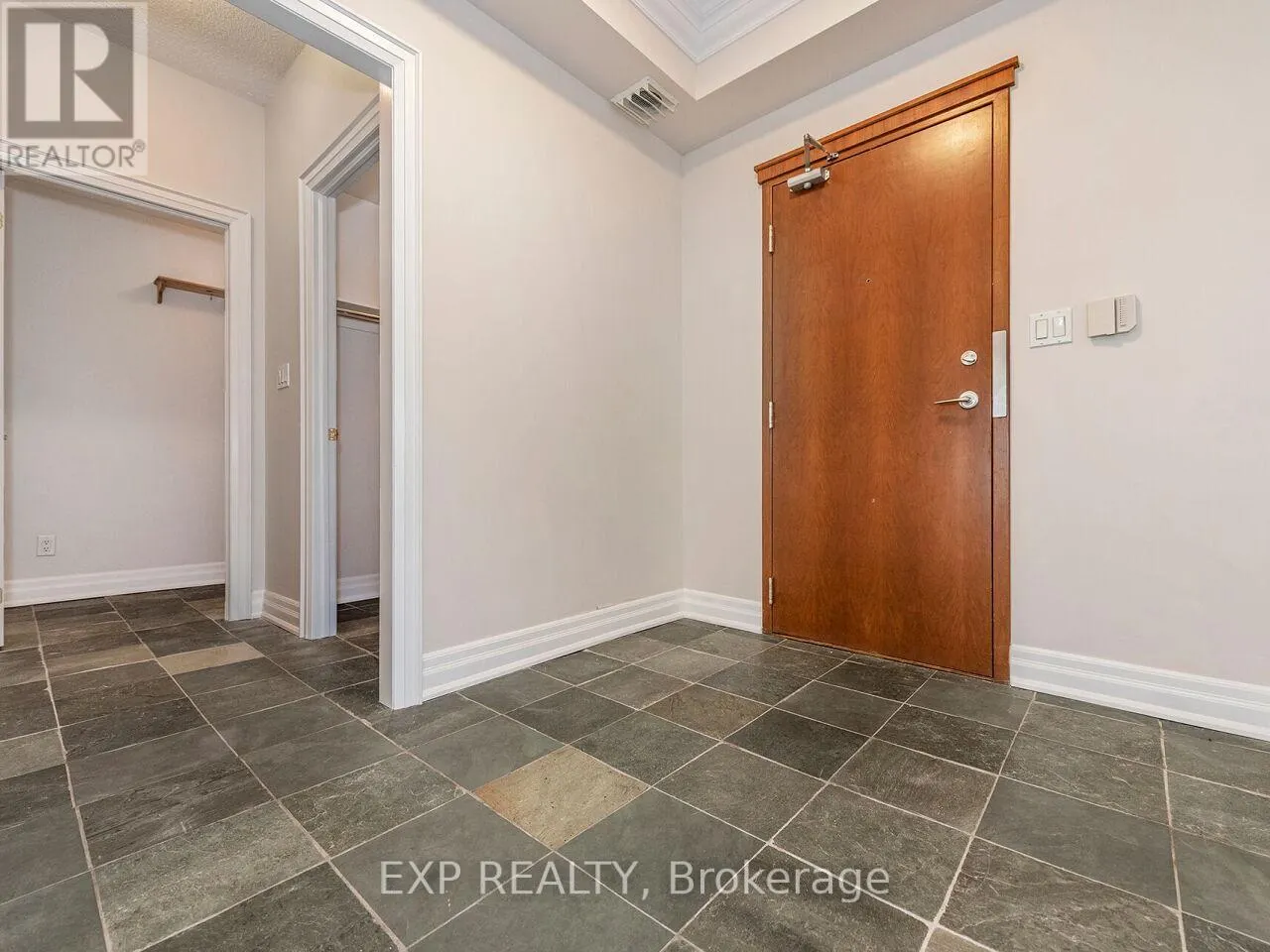 406 - 65 PORT STREET E