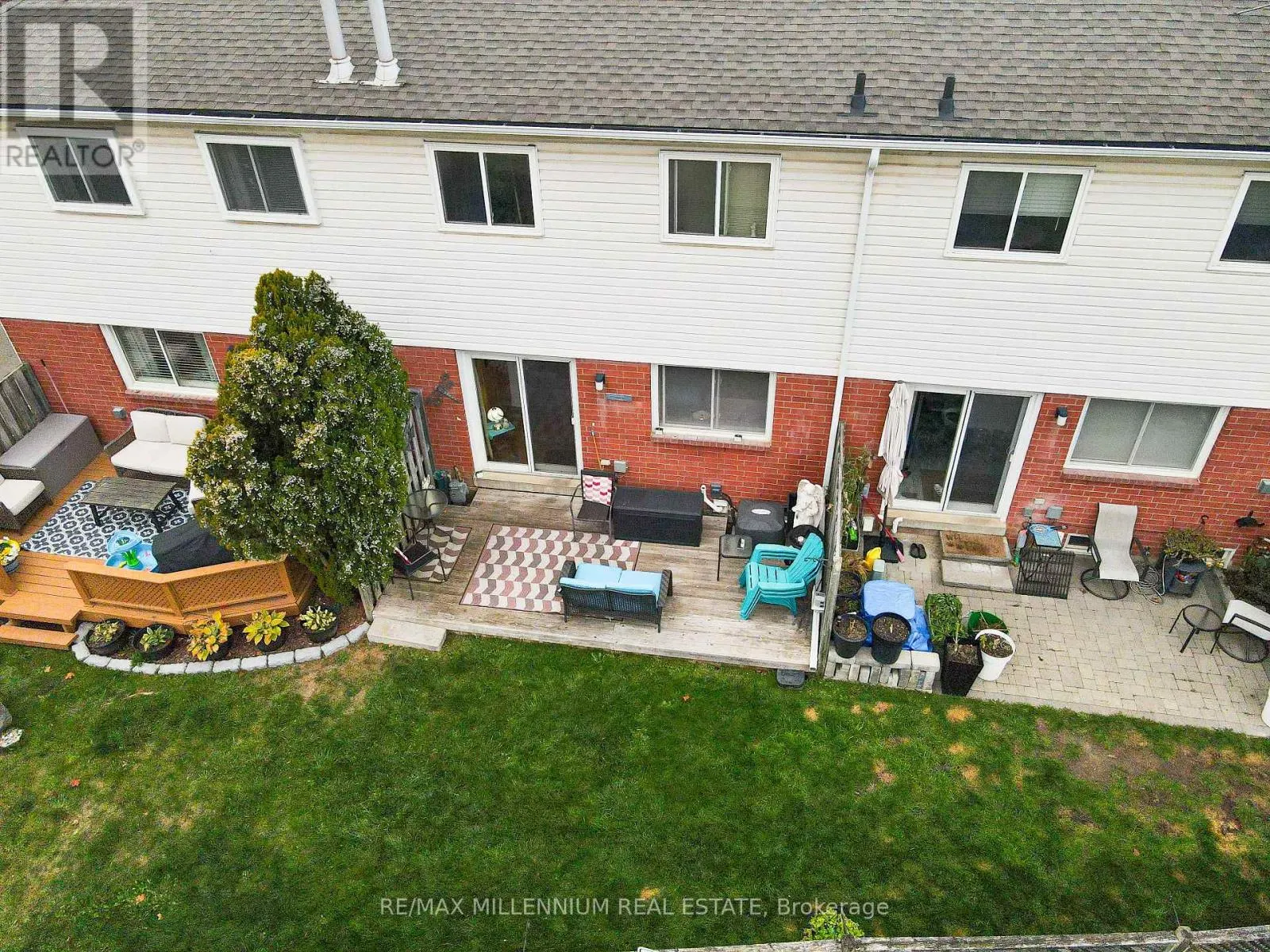 4 STEWART MACLAREN ROAD