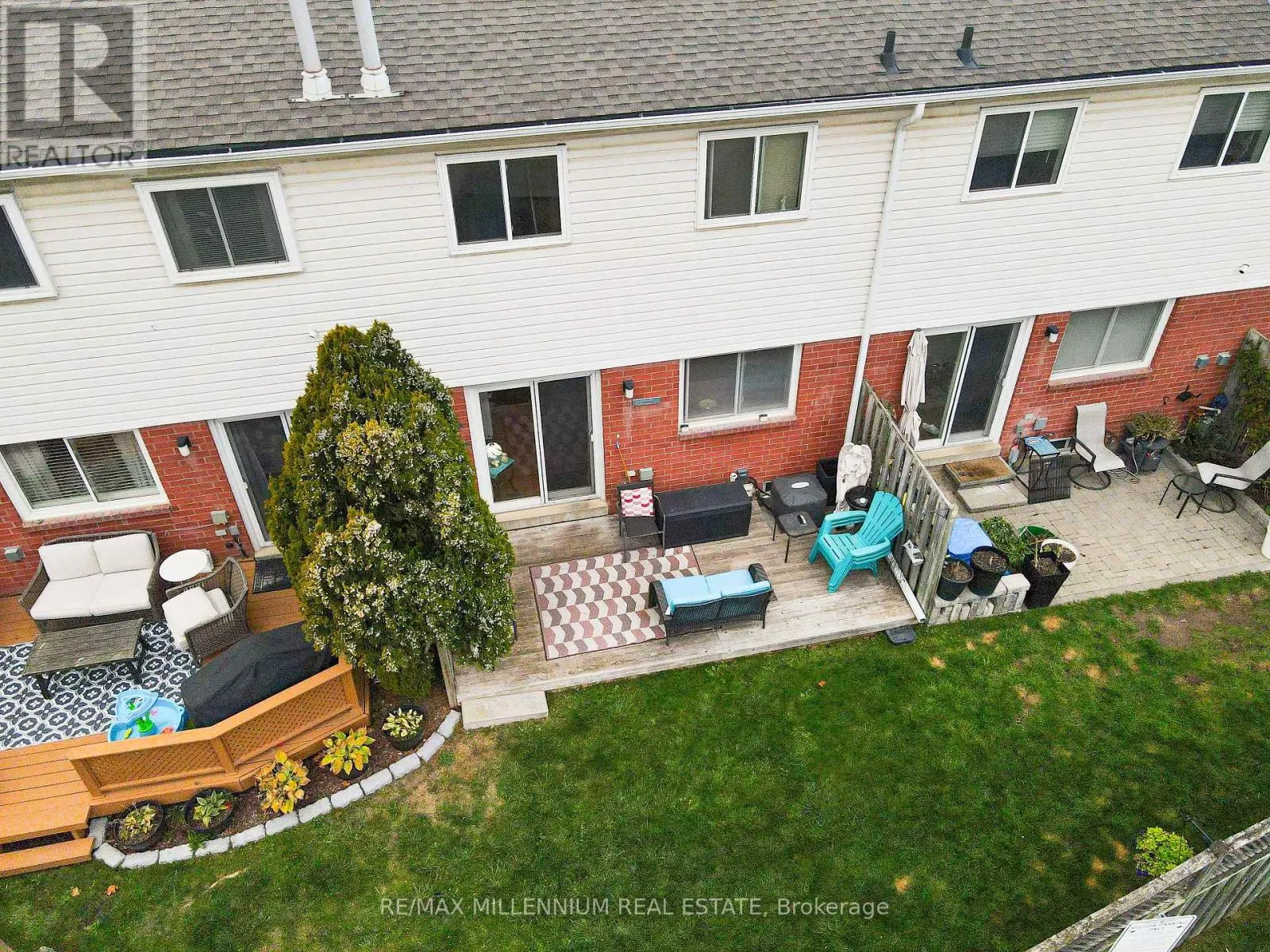 4 STEWART MACLAREN ROAD