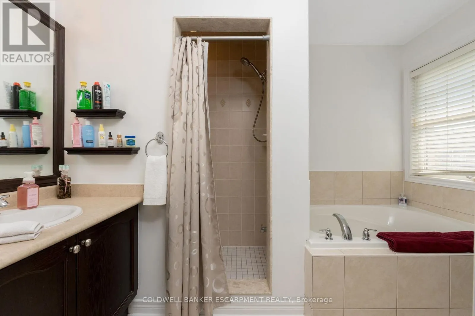 256 LANDSBOROUGH AVENUE S