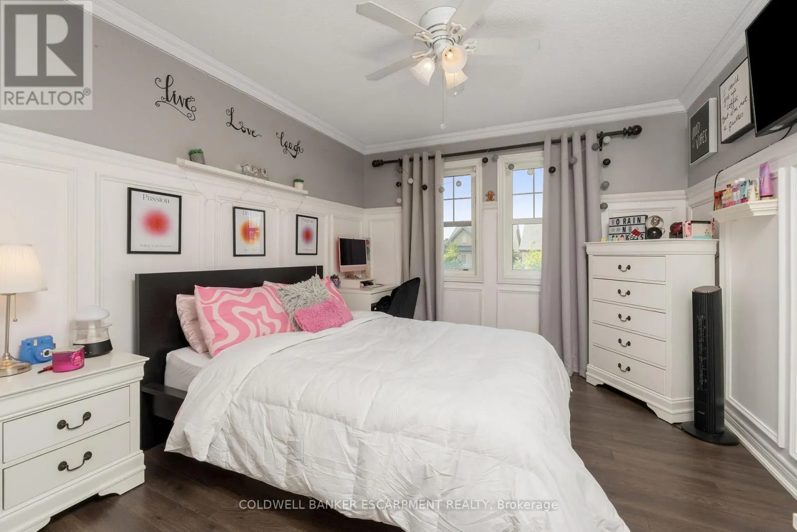 256 LANDSBOROUGH AVENUE S