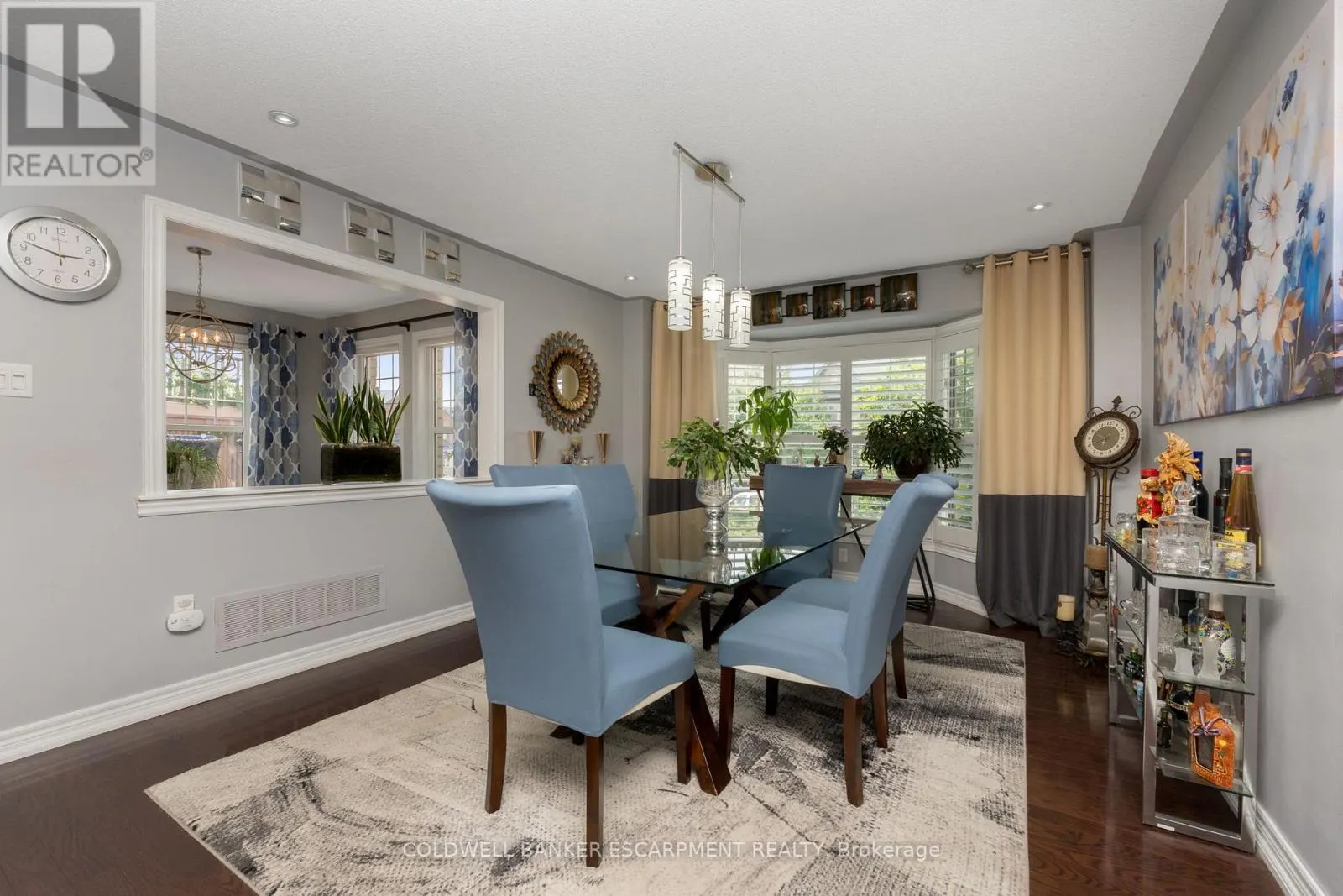 256 LANDSBOROUGH AVENUE S