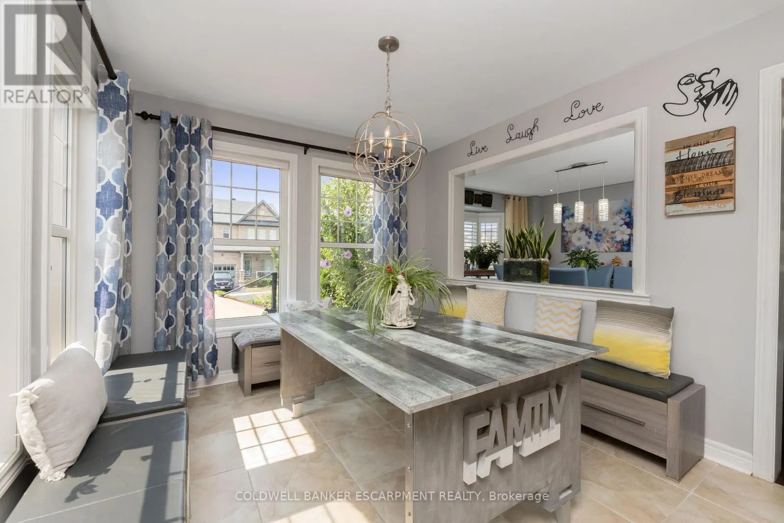 256 LANDSBOROUGH AVENUE S