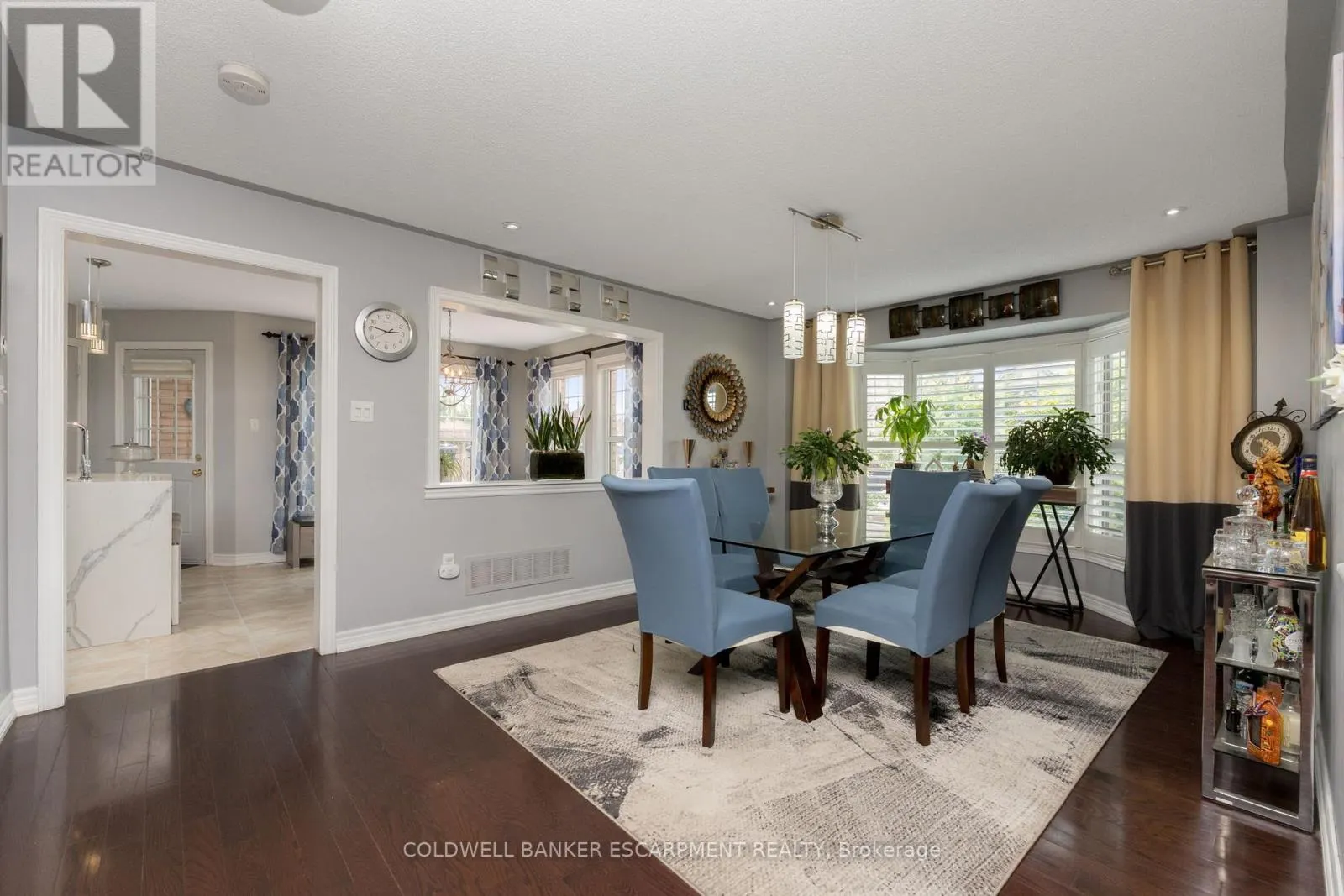 256 LANDSBOROUGH AVENUE S