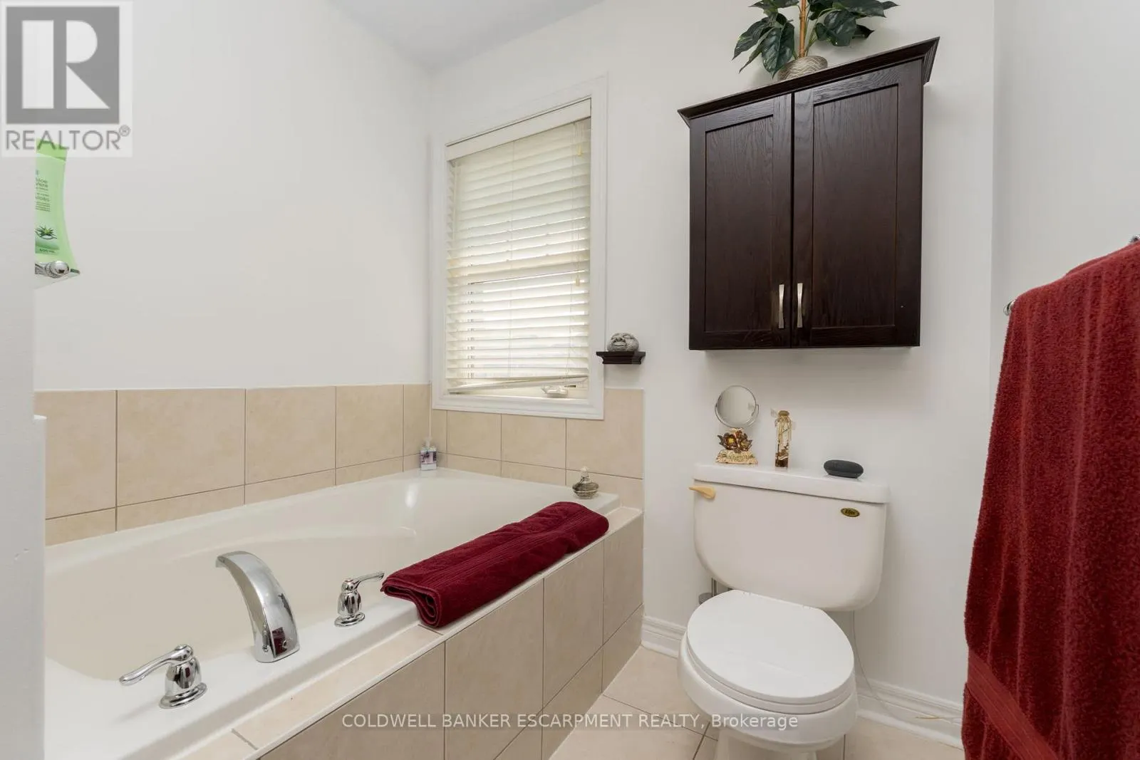 256 LANDSBOROUGH AVENUE S