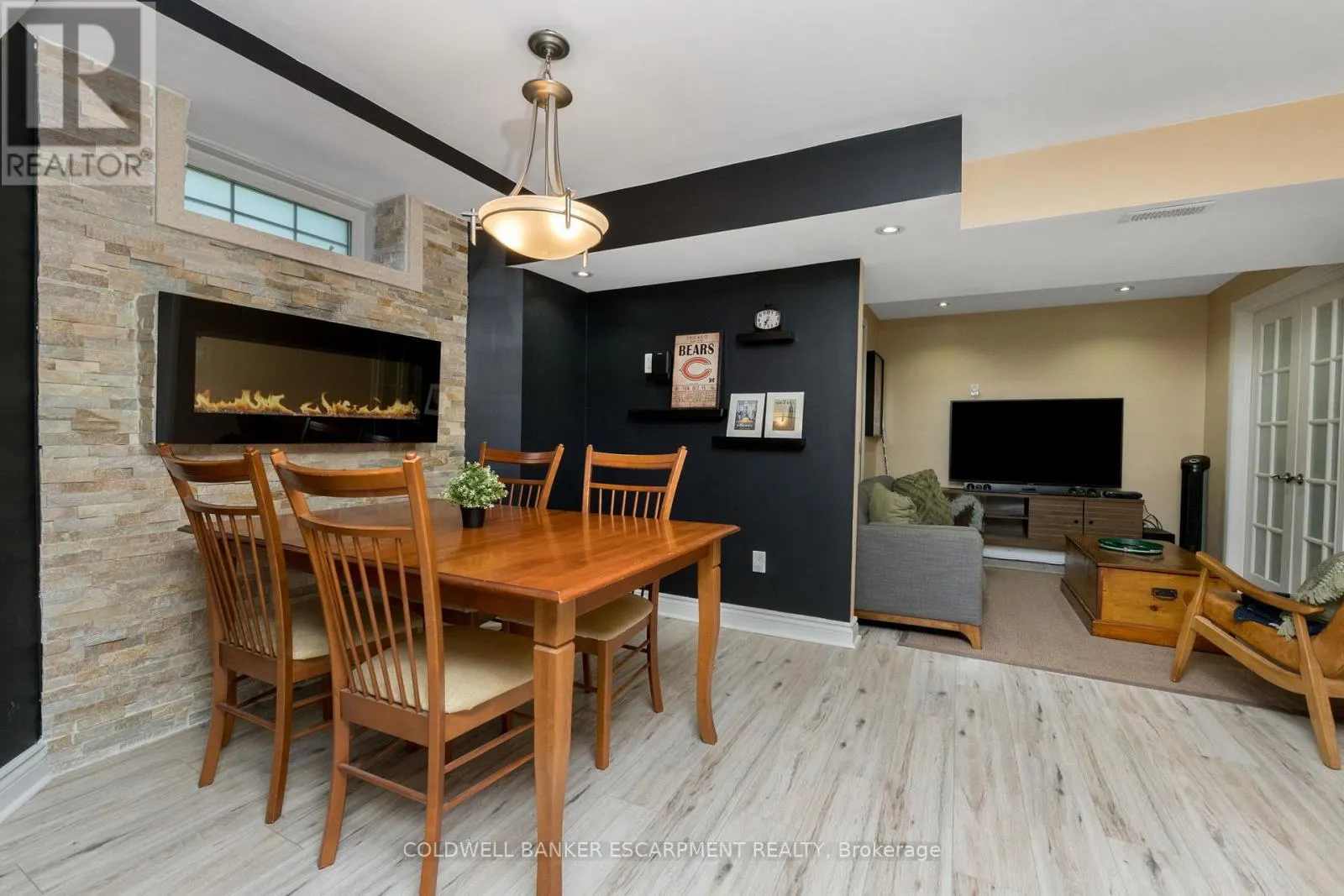 256 LANDSBOROUGH AVENUE S