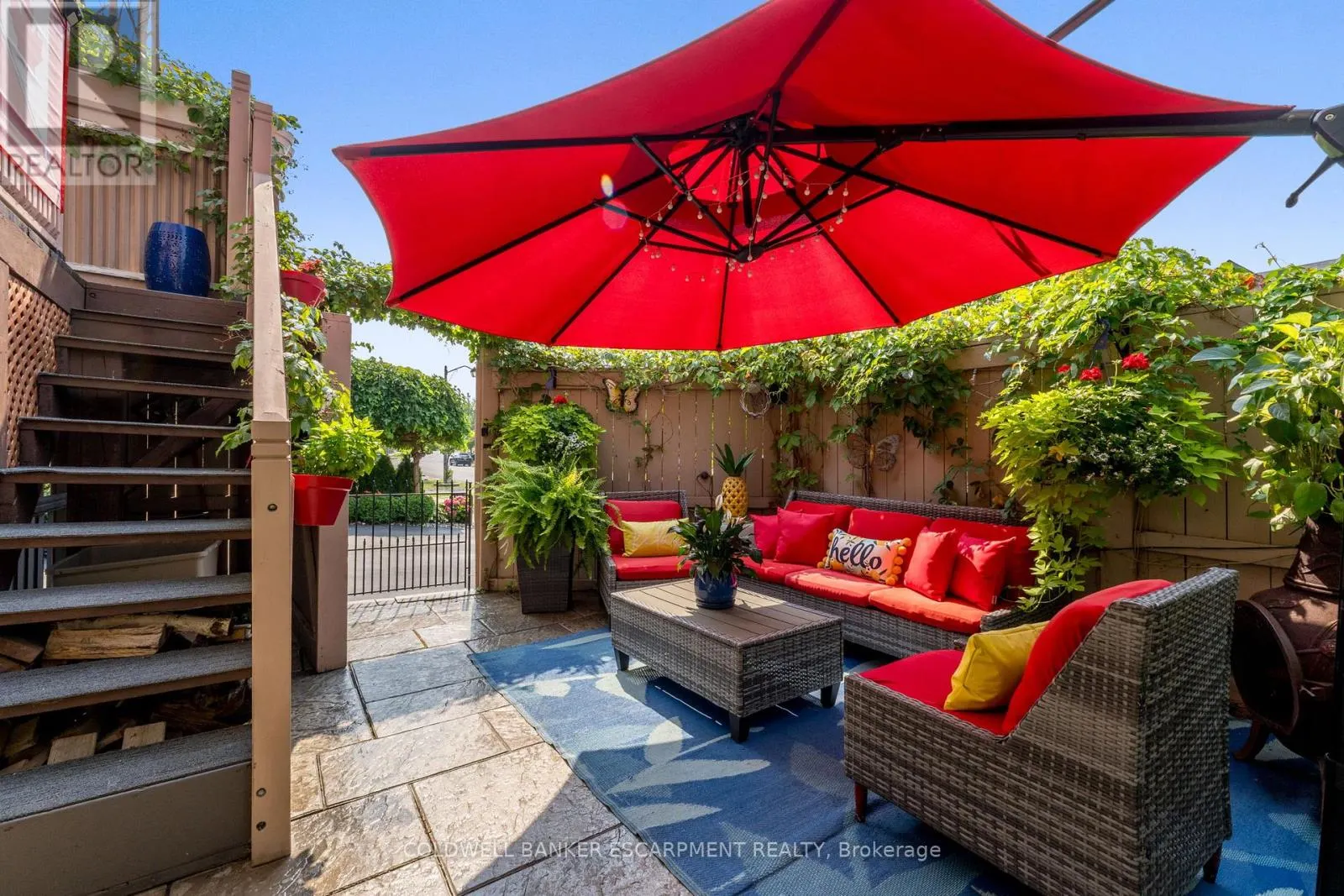 256 LANDSBOROUGH AVENUE S