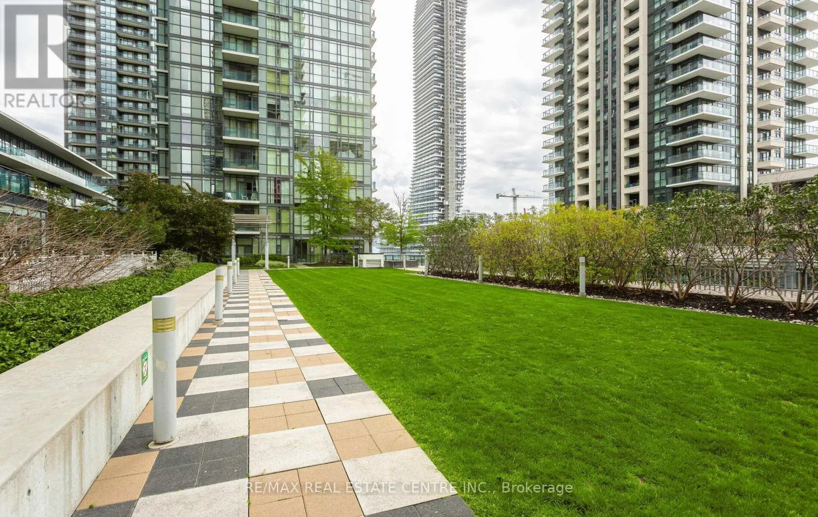 1504 - 4065 BRICKSTONE MEWS