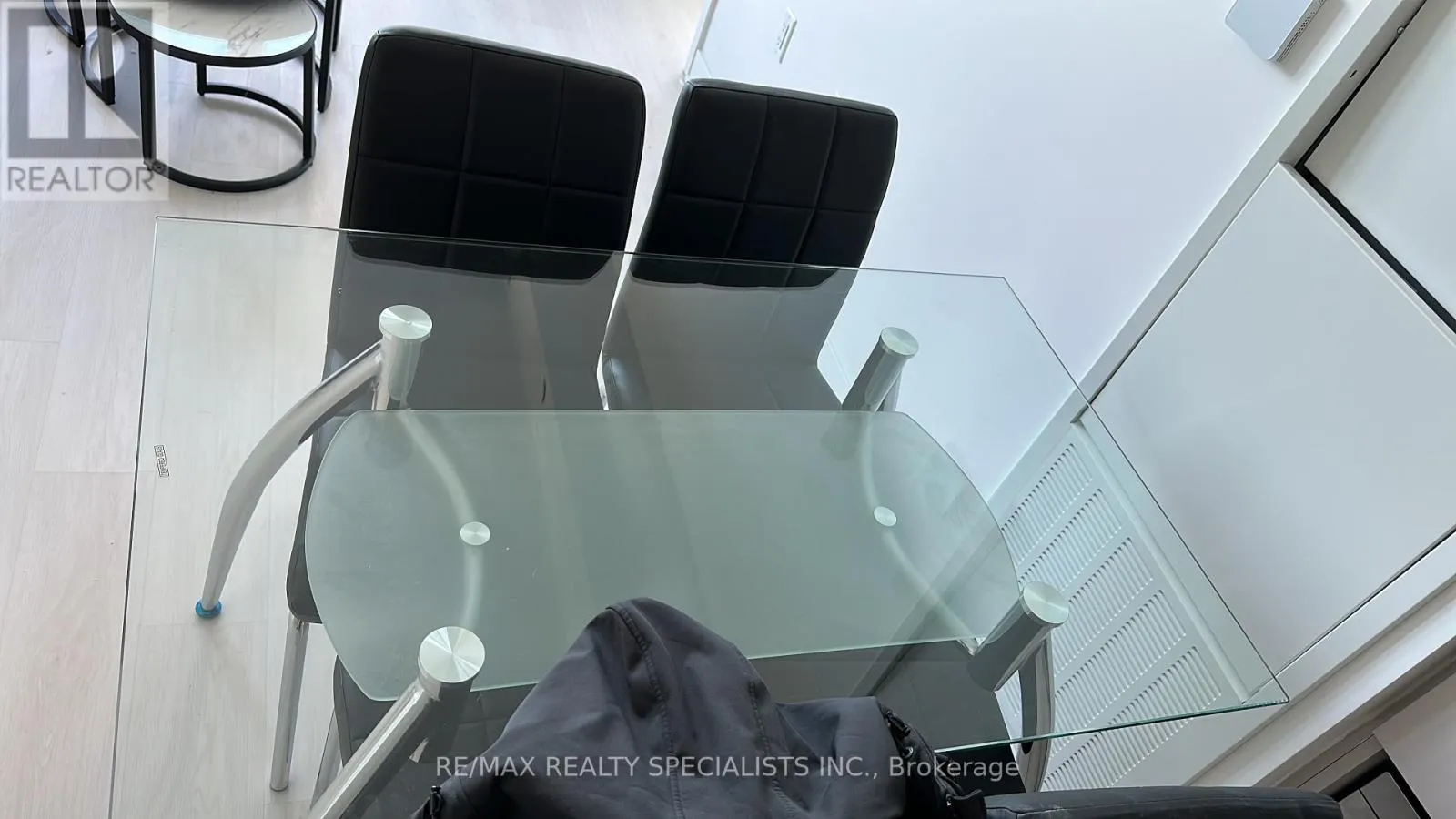 211 - 3900 CONFEDERATION PARKWAY