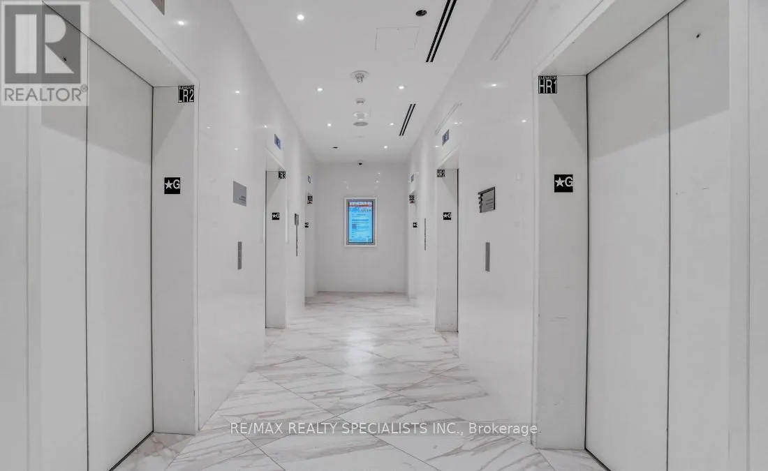 211 - 3900 CONFEDERATION PARKWAY