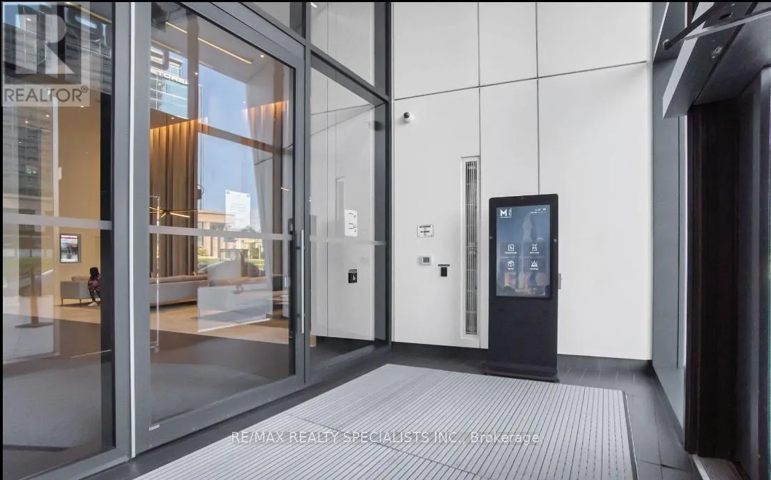 211 - 3900 CONFEDERATION PARKWAY