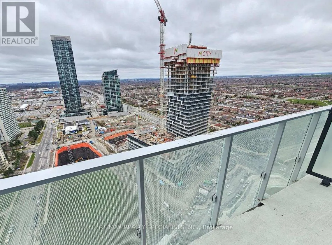 211 - 3900 CONFEDERATION PARKWAY