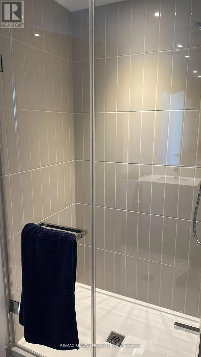 211 - 3900 CONFEDERATION PARKWAY