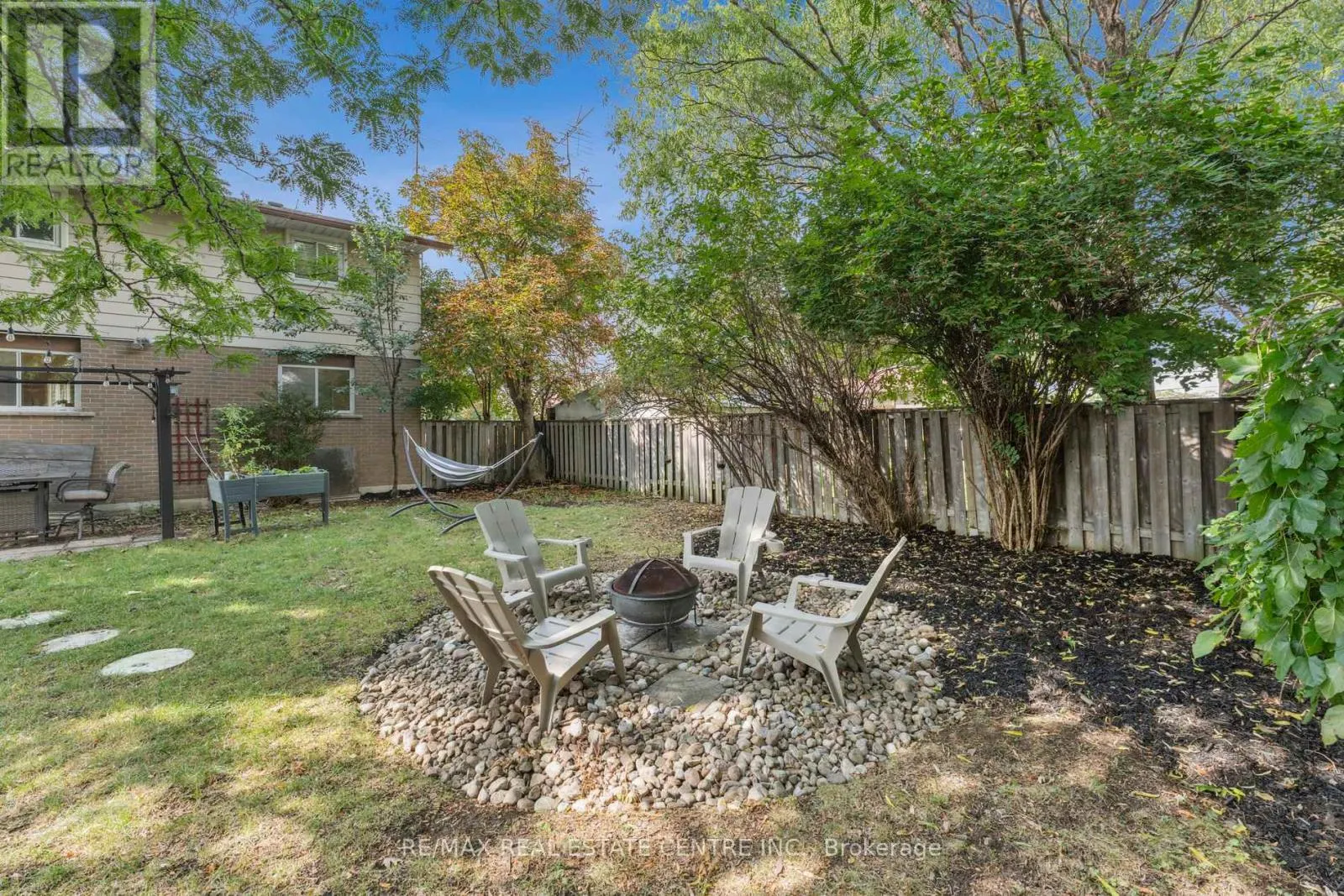 102 RUTHERFORD ROAD N