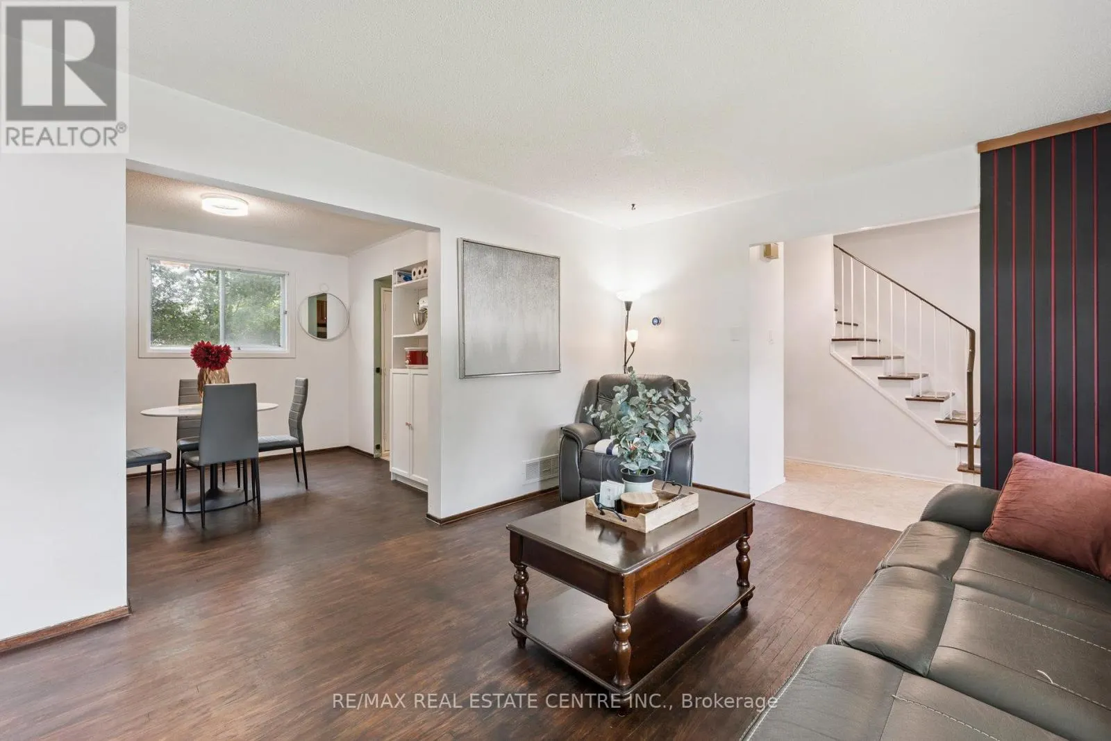 102 RUTHERFORD ROAD N