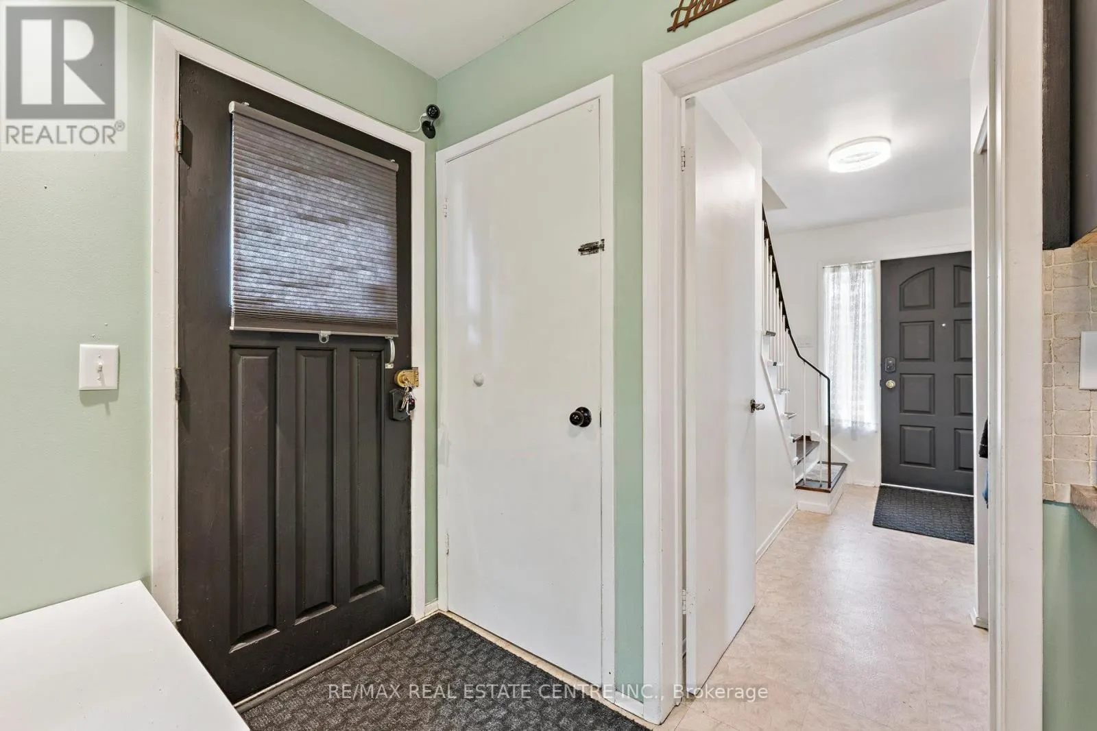 102 RUTHERFORD ROAD N