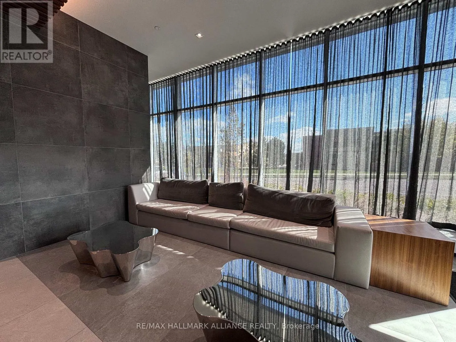 1804 - 297 OAK WALK DRIVE