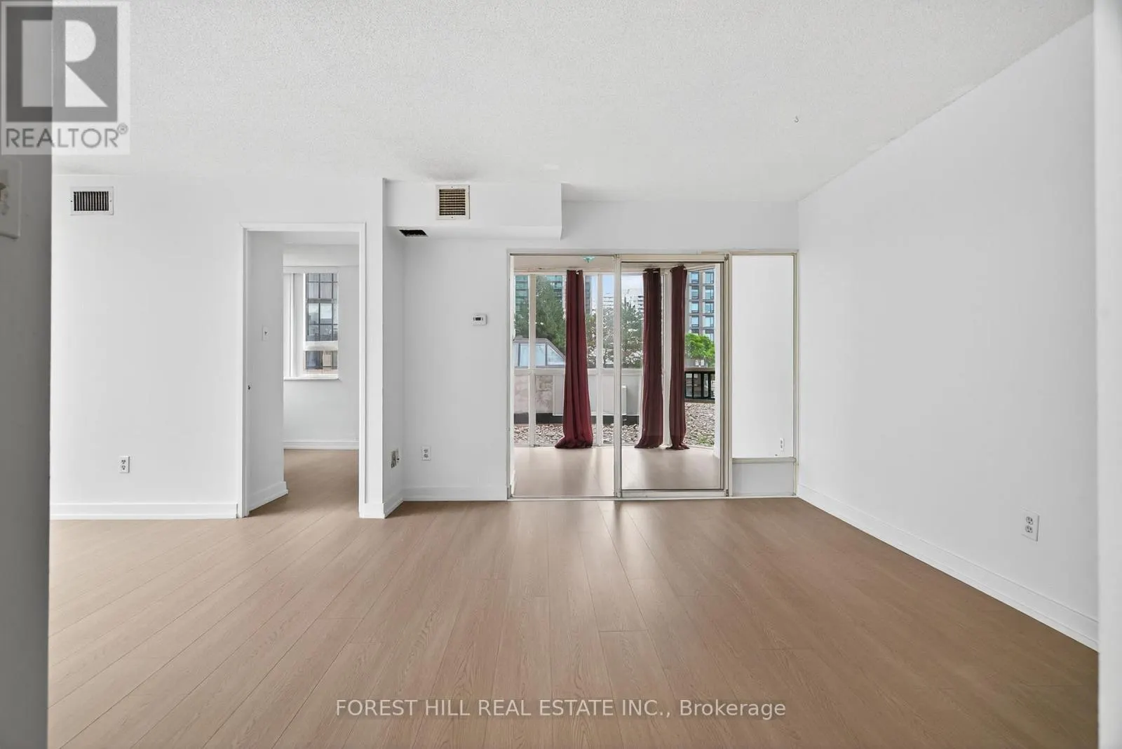 210 - 285 ENFIELD PLACE N