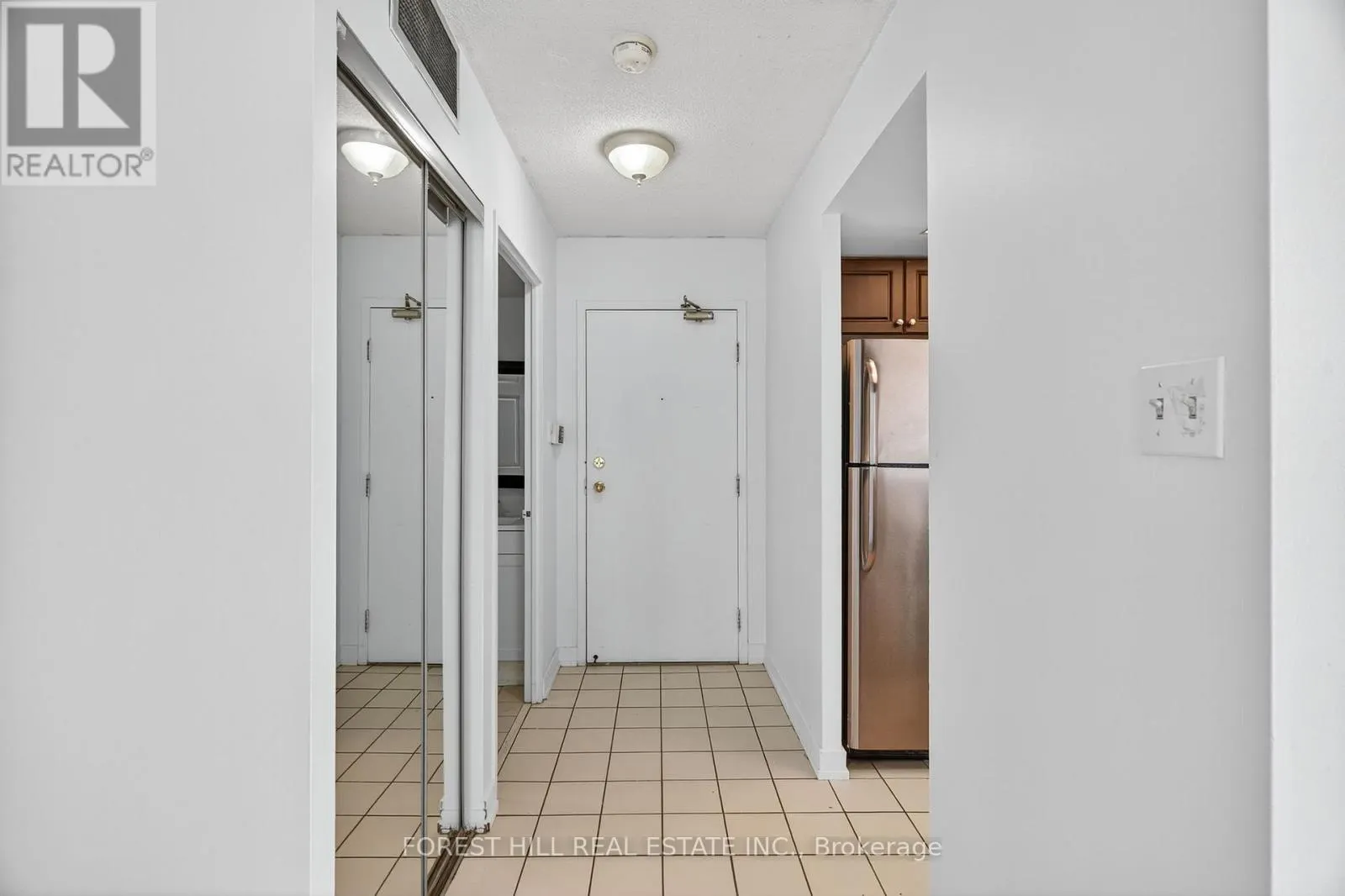 210 - 285 ENFIELD PLACE N