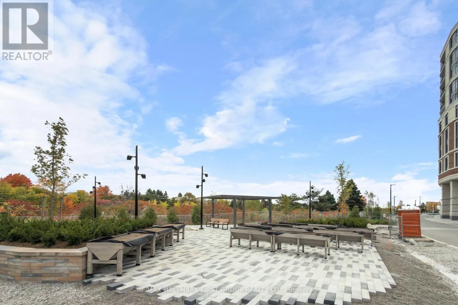 1201 - 2495 EGLINTON AVENUE W