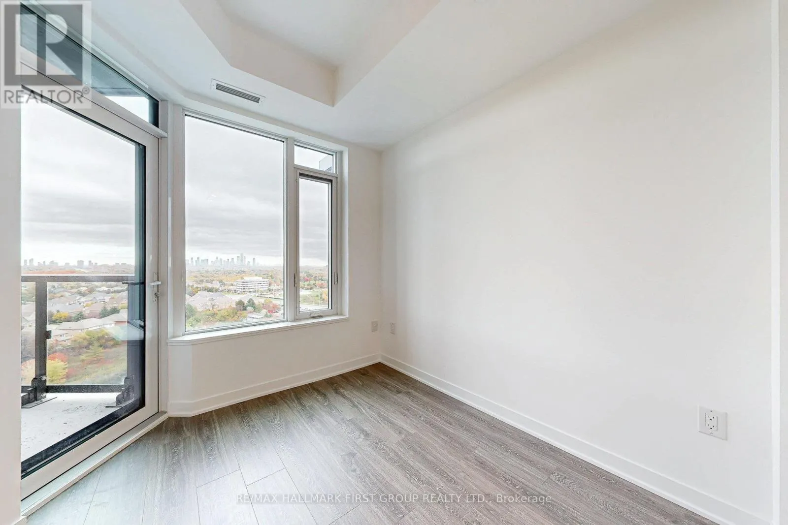 1201 - 2495 EGLINTON AVENUE W