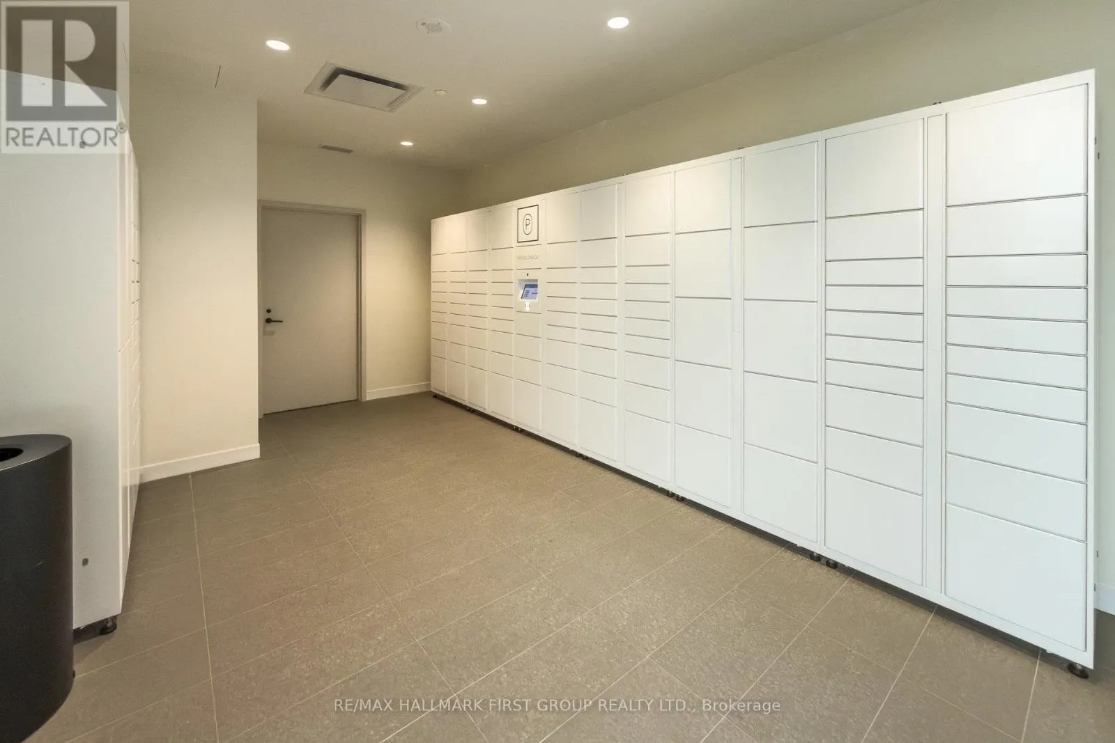 1201 - 2495 EGLINTON AVENUE W