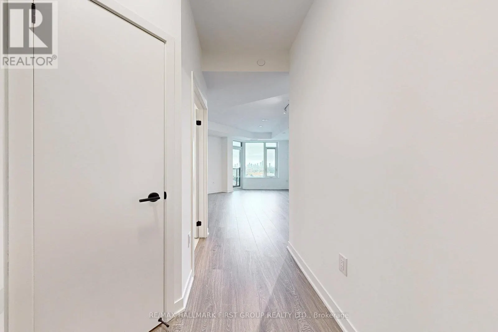 1201 - 2495 EGLINTON AVENUE W