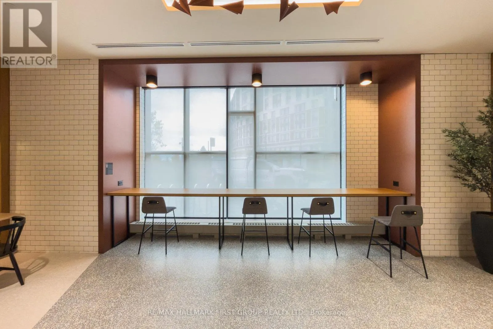 1201 - 2495 EGLINTON AVENUE W