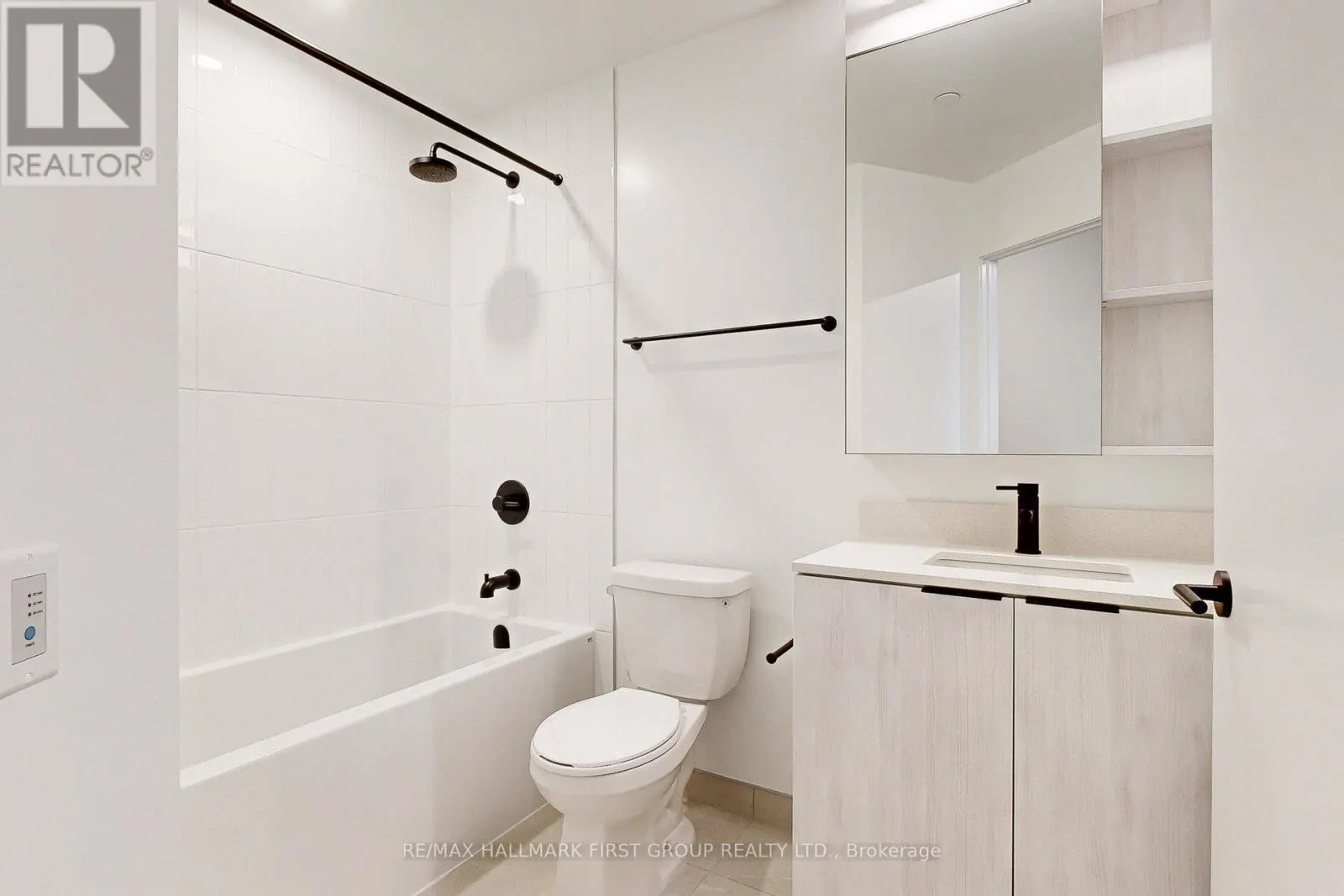 1201 - 2495 EGLINTON AVENUE W