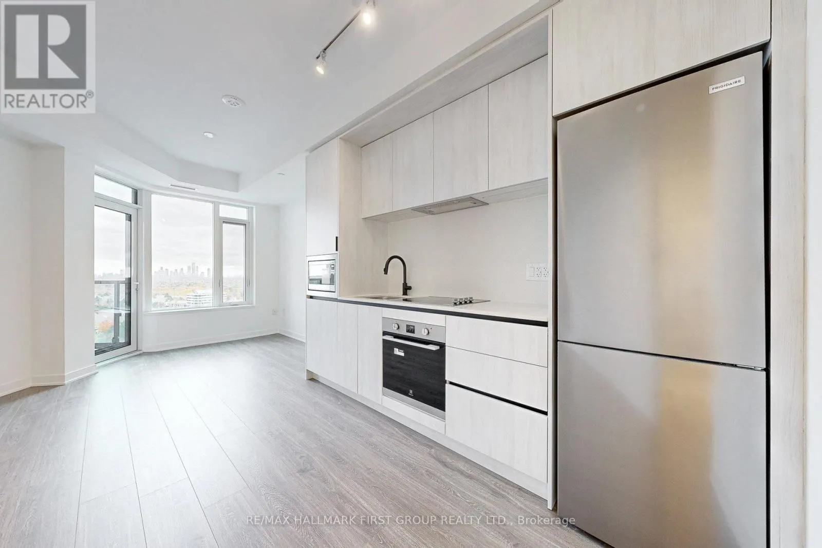 1201 - 2495 EGLINTON AVENUE W