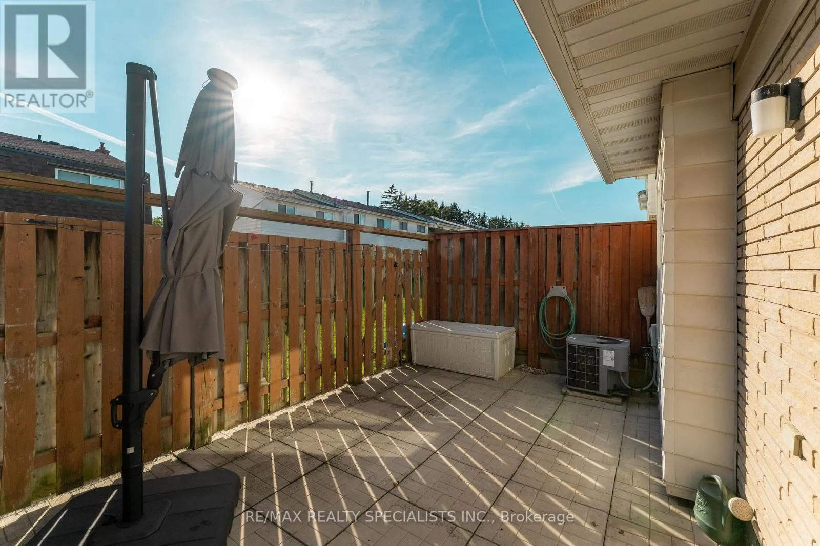 6 - 2252 UPPER MIDDLE ROAD