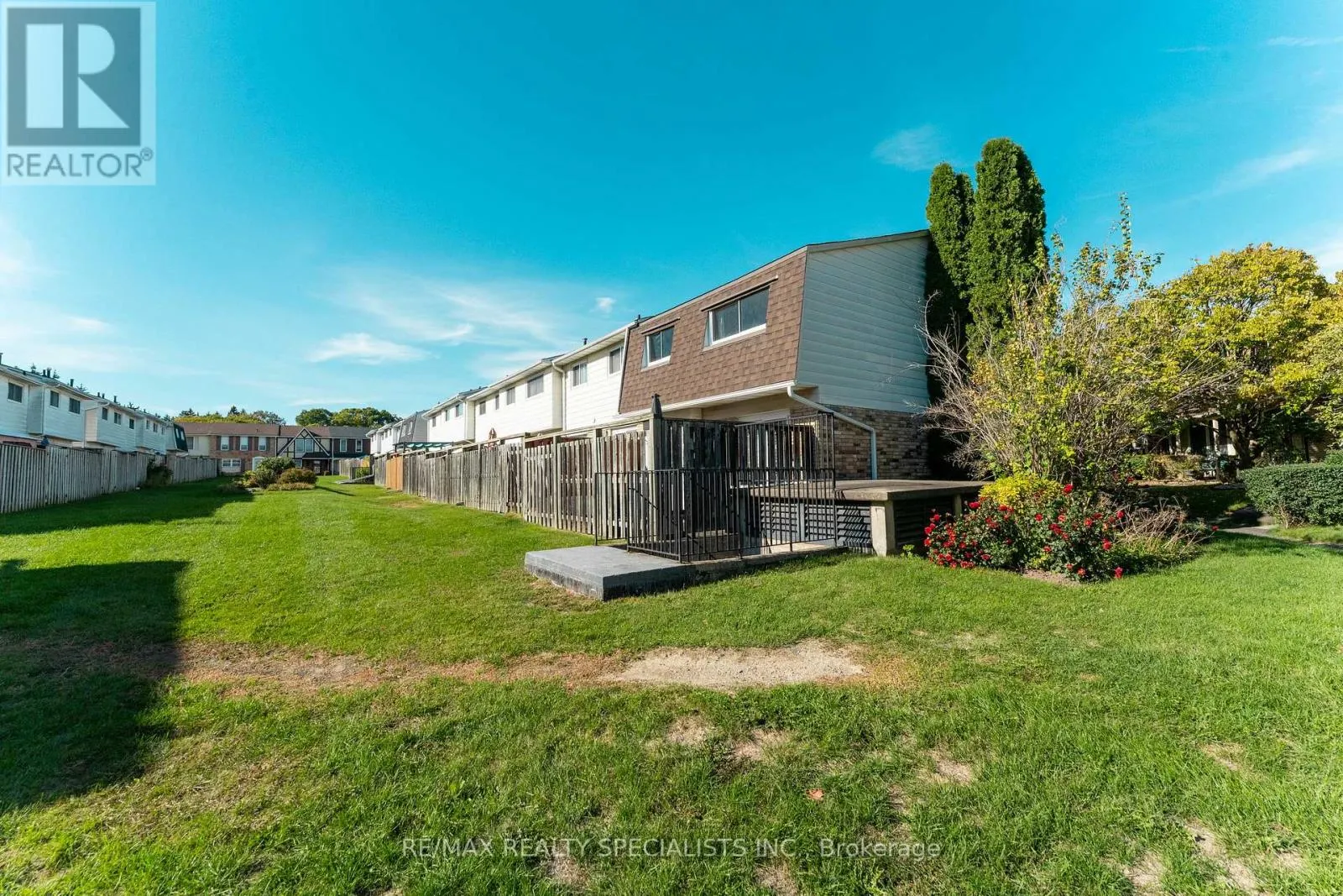 6 - 2252 UPPER MIDDLE ROAD