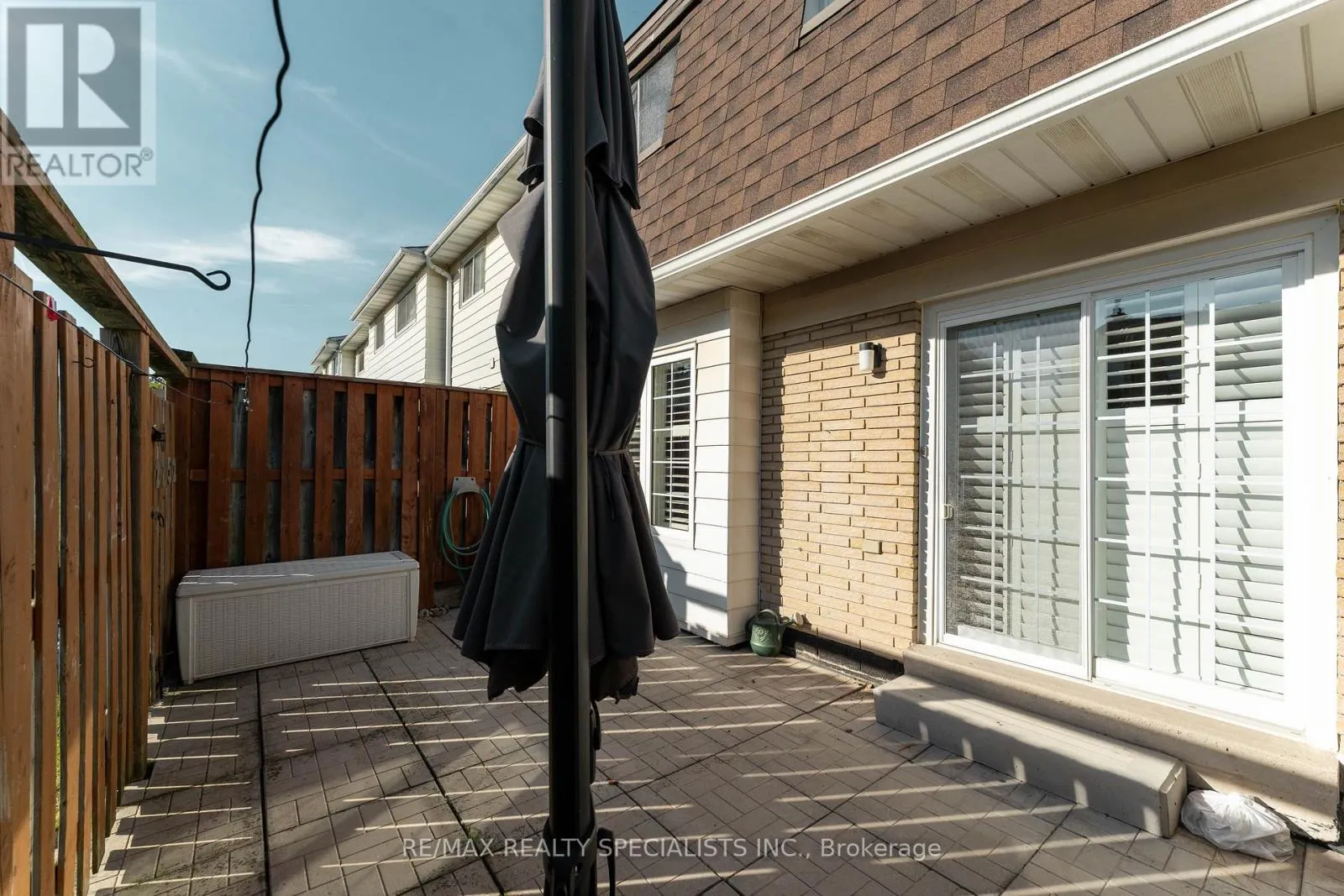 6 - 2252 UPPER MIDDLE ROAD