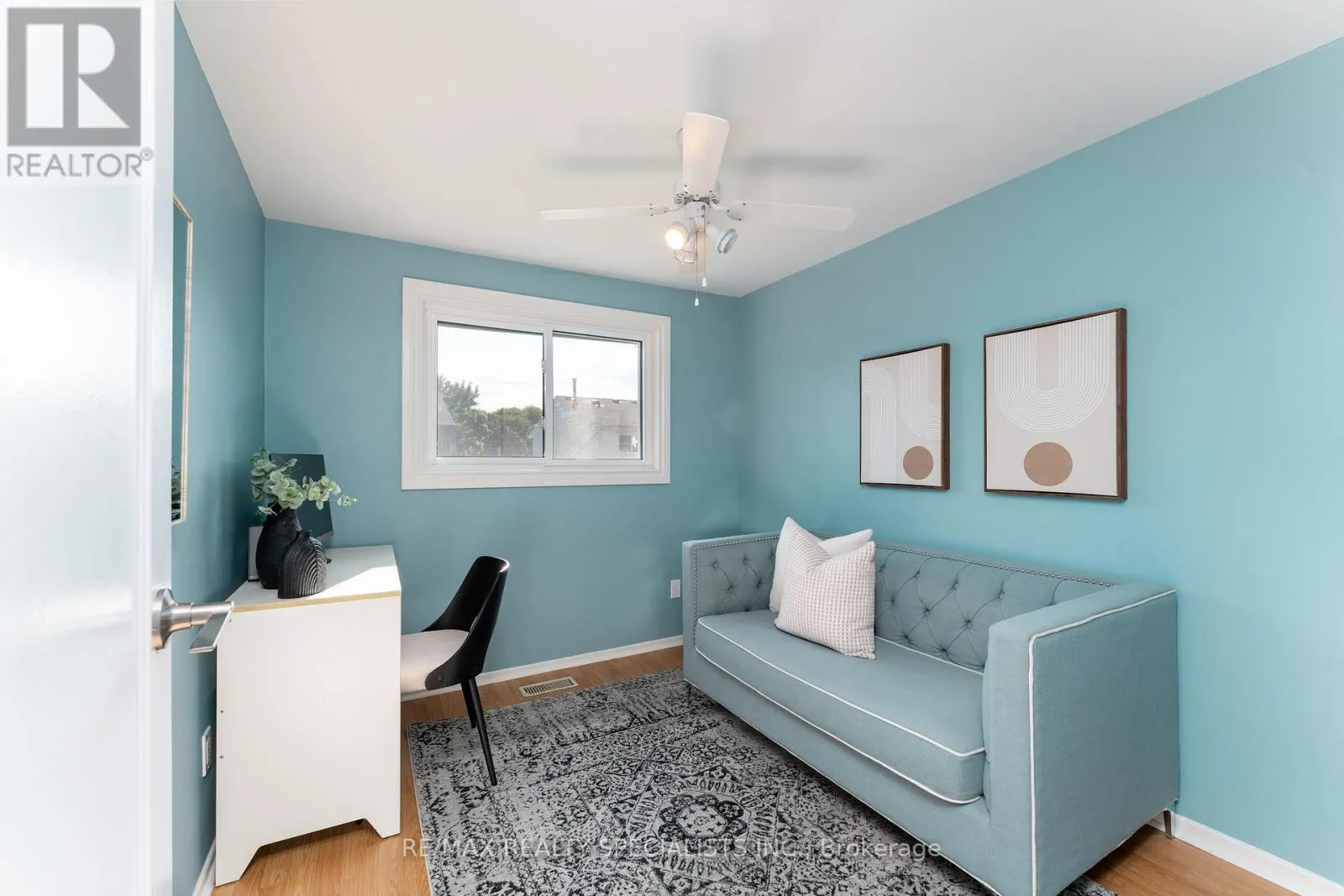 6 - 2252 UPPER MIDDLE ROAD