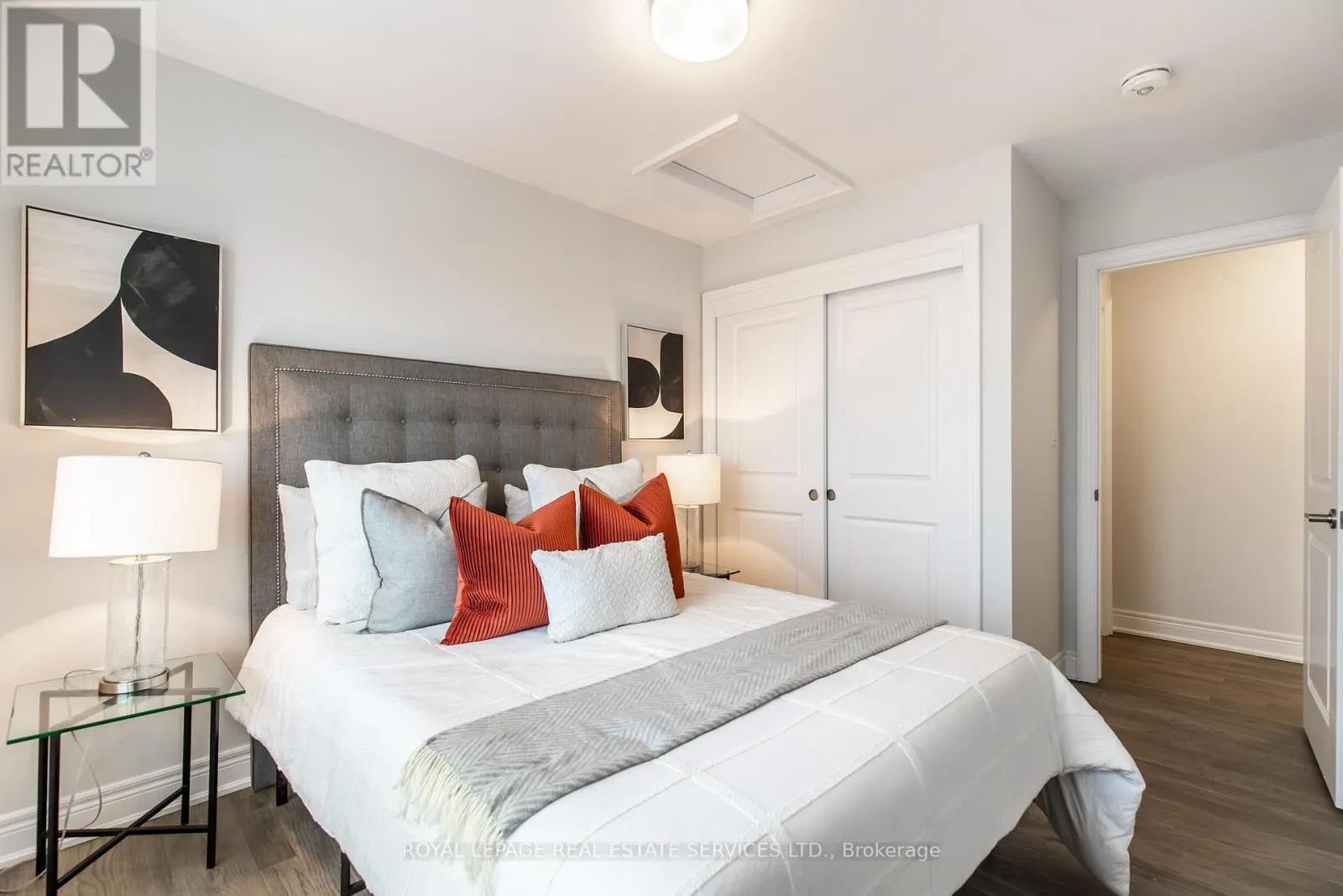 2733 WESTOAK TRAILS BOULEVARD