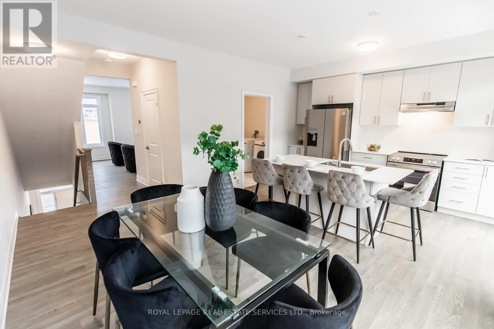 2733 WESTOAK TRAILS BOULEVARD