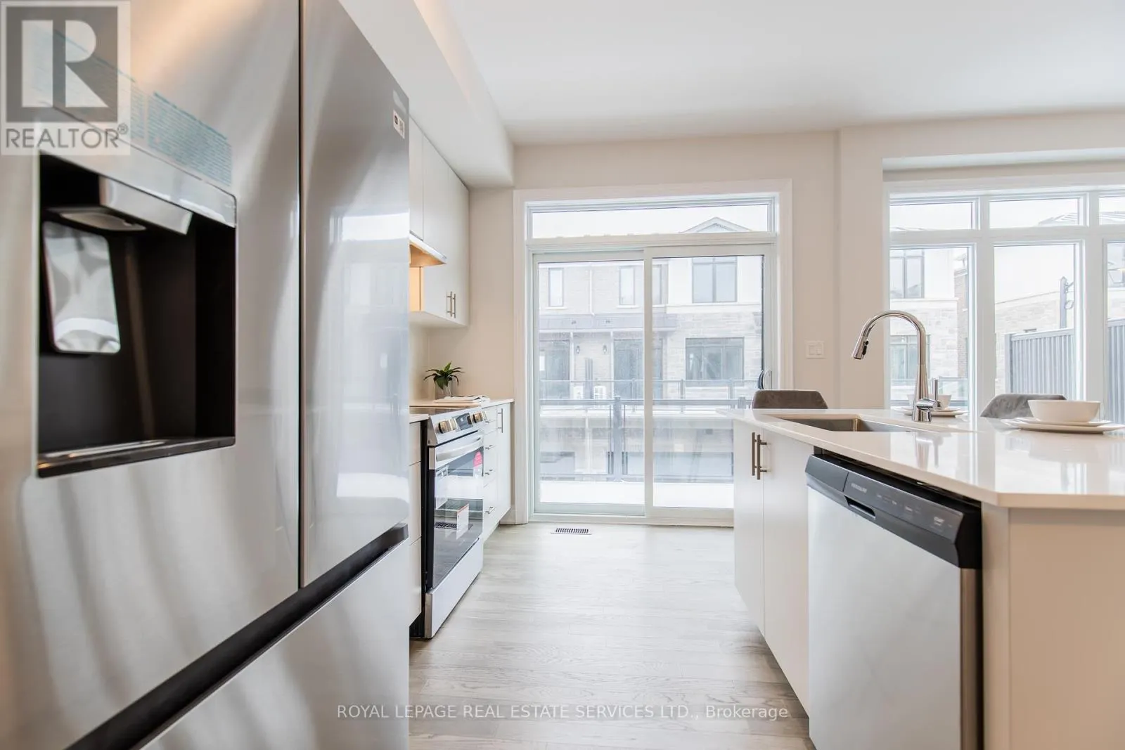 2733 WESTOAK TRAILS BOULEVARD