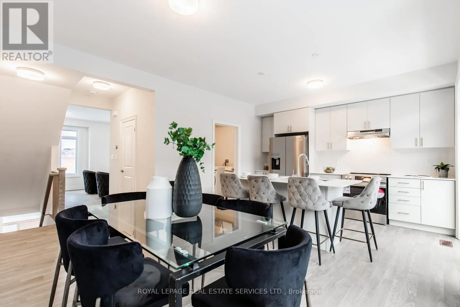 2733 WESTOAK TRAILS BOULEVARD