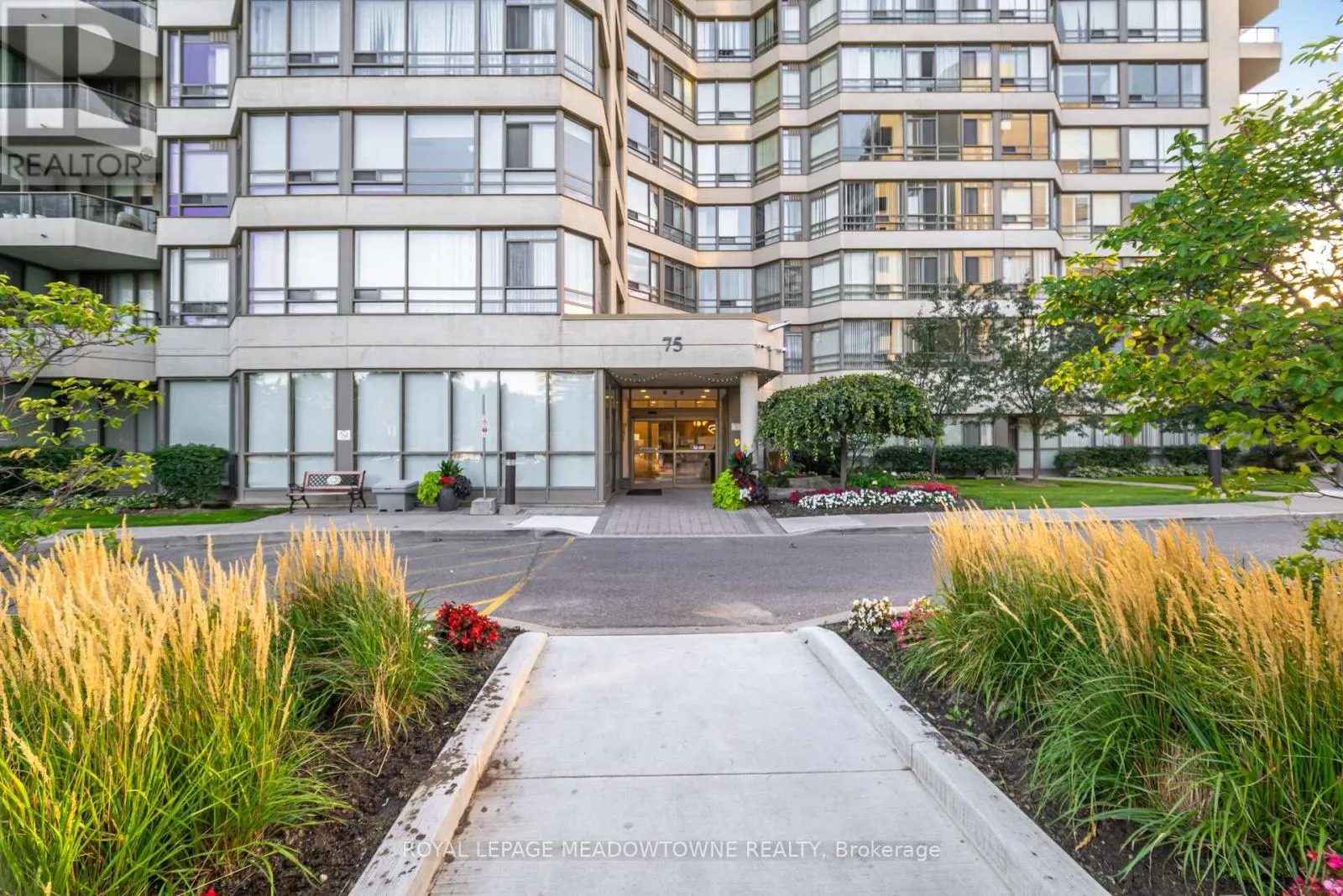 406 - 75 KING STREET E